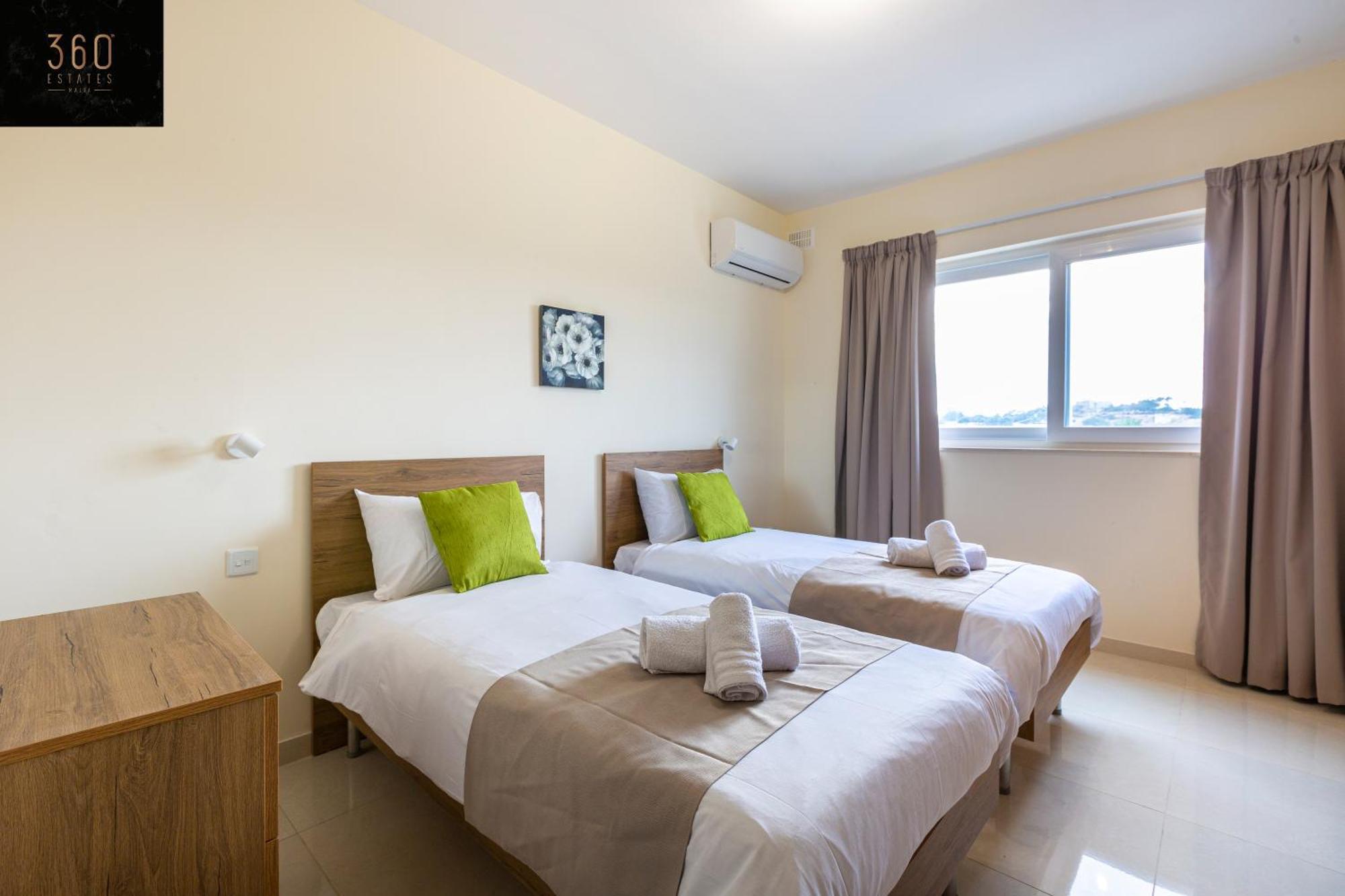 Beautiful 3Br Home With Private Balcony With Wifi & Ac By 360 Estates Marsaxlokk Esterno foto
