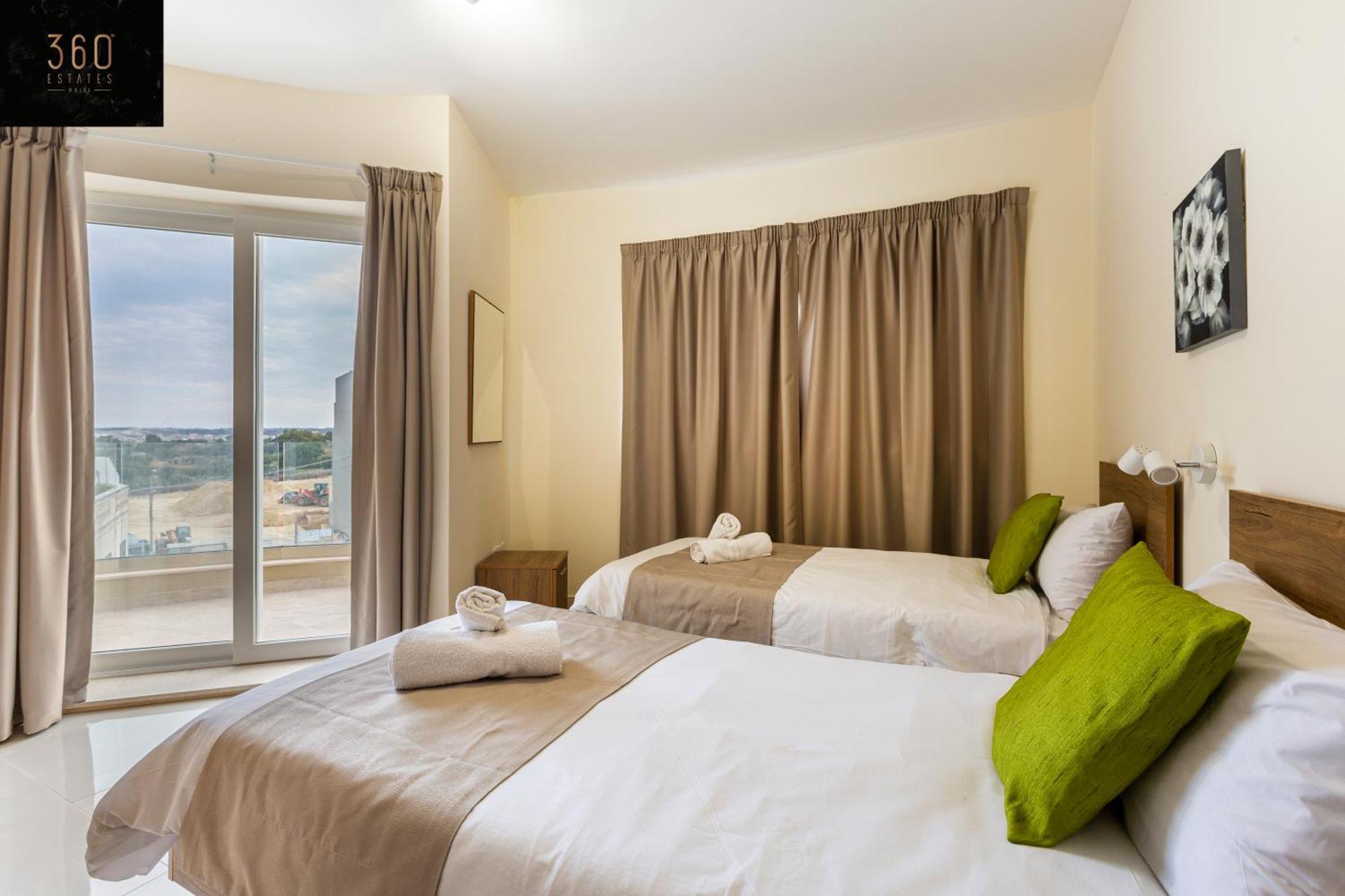 Beautiful 3Br Home With Private Balcony With Wifi & Ac By 360 Estates Marsaxlokk Esterno foto