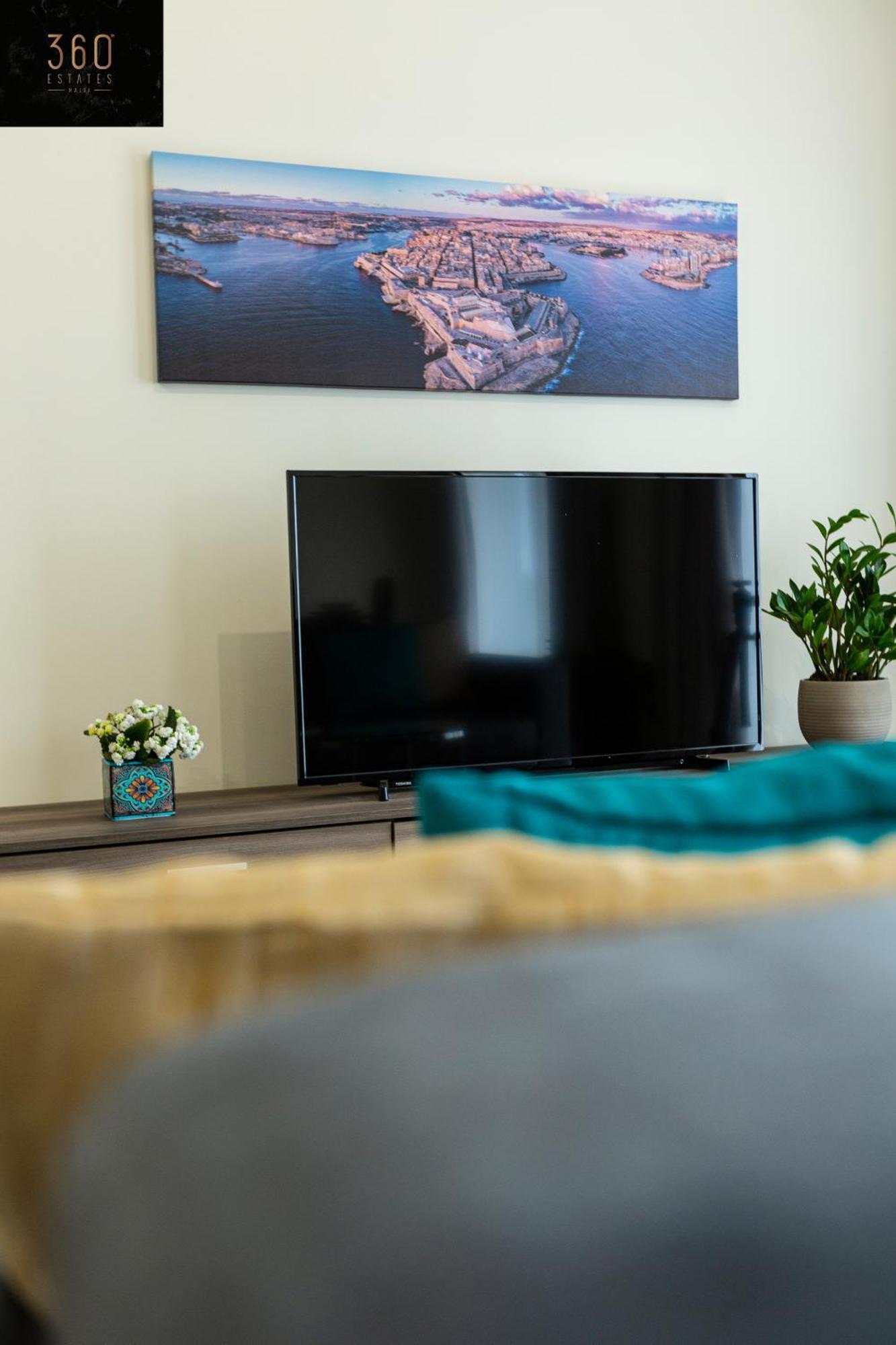 Beautiful 3Br Home With Private Balcony With Wifi & Ac By 360 Estates Marsaxlokk Esterno foto