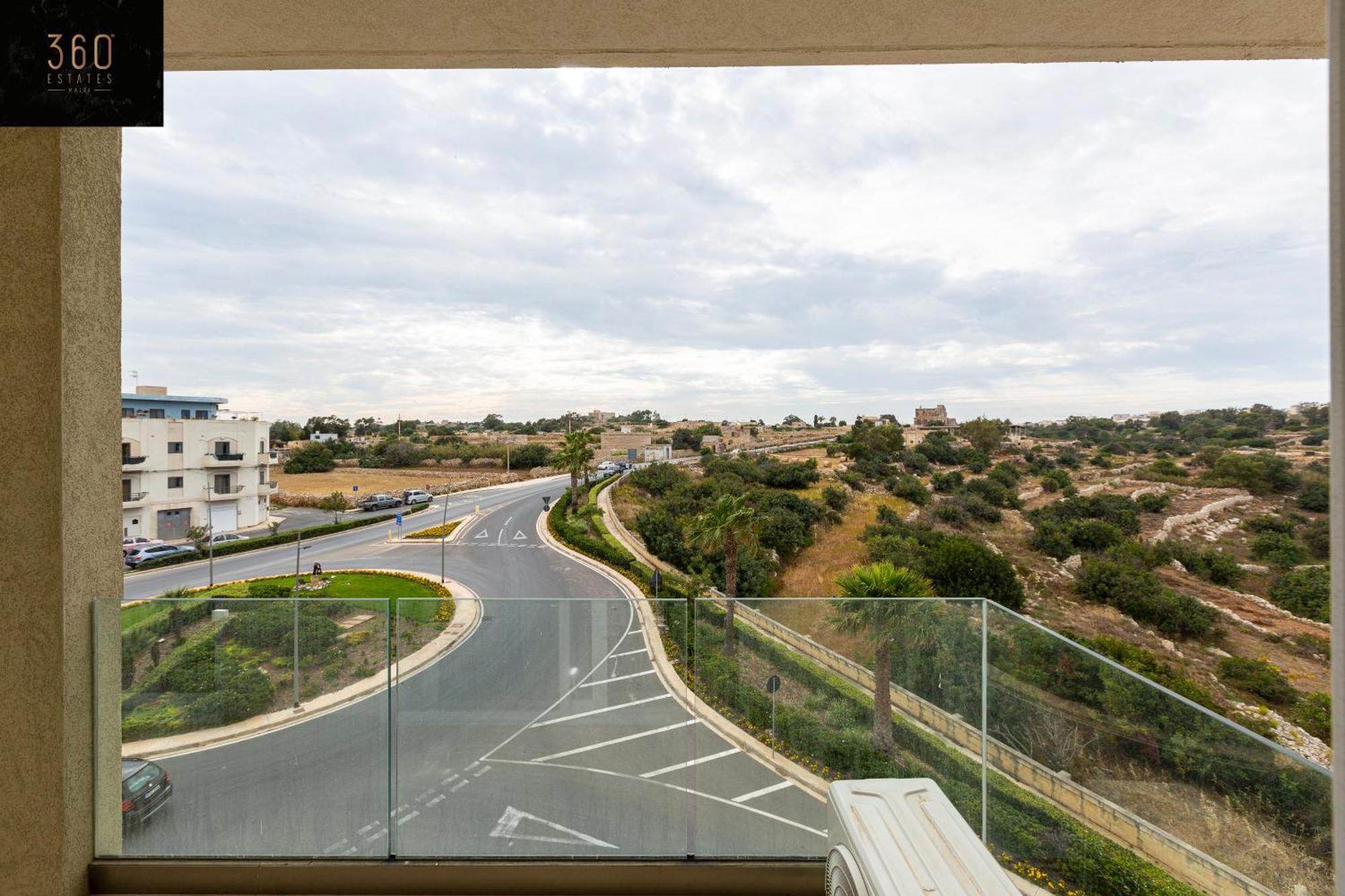 Beautiful 3Br Home With Private Balcony With Wifi & Ac By 360 Estates Marsaxlokk Esterno foto